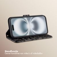 Selencia Sabi Bookcase met Panterprint Apple iPhone 16 - Midnight Black