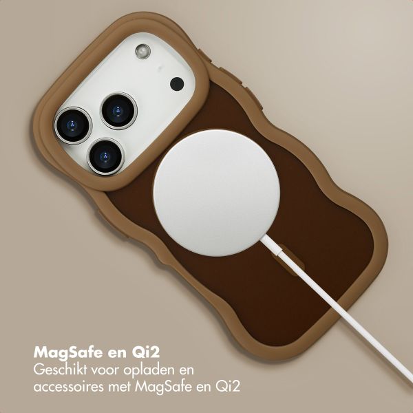 Selencia Wavy Backcover met MagSafe Apple iPhone 17 Pro - Mocha Brown