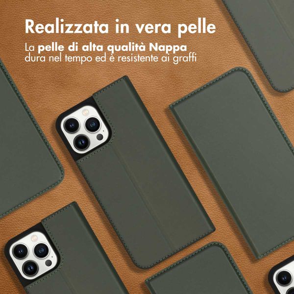 Accezz Premium Leather Slim Bookcase Apple iPhone 13 Pro Max - Groen