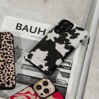 Burga Tough Backcover Samsung Galaxy S22 - Achromatic