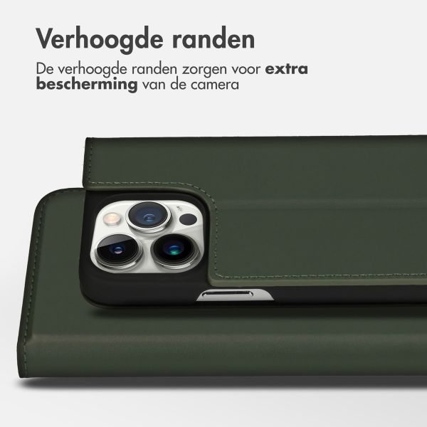 Accezz Premium Leather Slim Bookcase iPhone 14 Pro - Groen