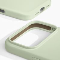 iDeal of Sweden Silicone Case met MagSafe Apple iPhone 18 Pro / 17 Pro - Sage Green