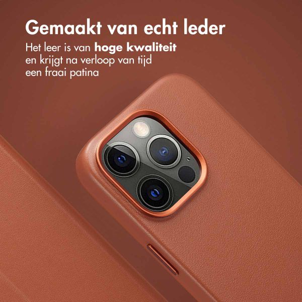 Accezz Leather Bookcase 2-in-1 met MagSafe Apple iPhone 15 Pro - Sienna Brown