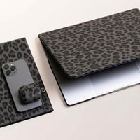 Selencia Sabi Laptop Cover Panterprint Apple MacBook Pro 16 inch (2021 / 2023 M3 / 2024 M4 / 2026 M5) - Midnight Black