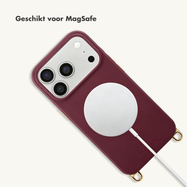 Selencia Rivièra MagSafe Backcover met afneembare haakjes voor de Apple iPhone 17 Pro Max - Bold Burgundy + Sorbet Pop Polskoord - Pink