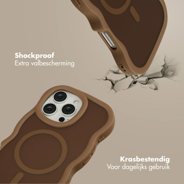 Selencia Wavy Backcover met MagSafe Apple iPhone 16 Pro Max - Mocha Brown