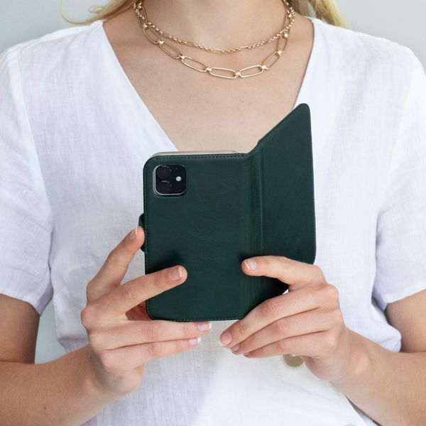 Selencia Echt Leren Bookcase Apple iPhone 11 - Groen
