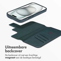 Accezz Leather Bookcase 2-in-1 met MagSafe Apple iPhone 15 - Cedar Green