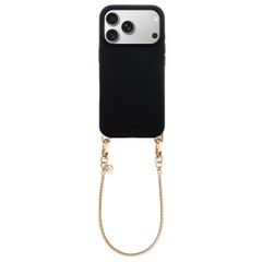 Selencia Rivièra MagSafe Backcover met afneembare haakjes voor de Apple iPhone 17 Pro - Velvet Black + Sleek Chain Polskoord - Gold