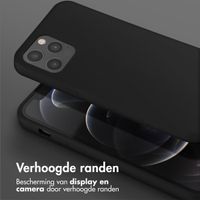 Selencia Siliconen hoesje met afneembaar koord Apple iPhone 12 (Pro) - Zwart