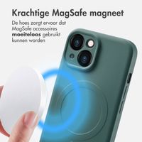 imoshion Color Backcover met MagSafe iPhone 15 - Donkergroen