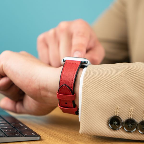 imoshion Echt lederen bandje Apple Watch Series 1 t/m 9 / SE (38/40/41 mm) | Series 10 / 11 (42 mm) - Rood