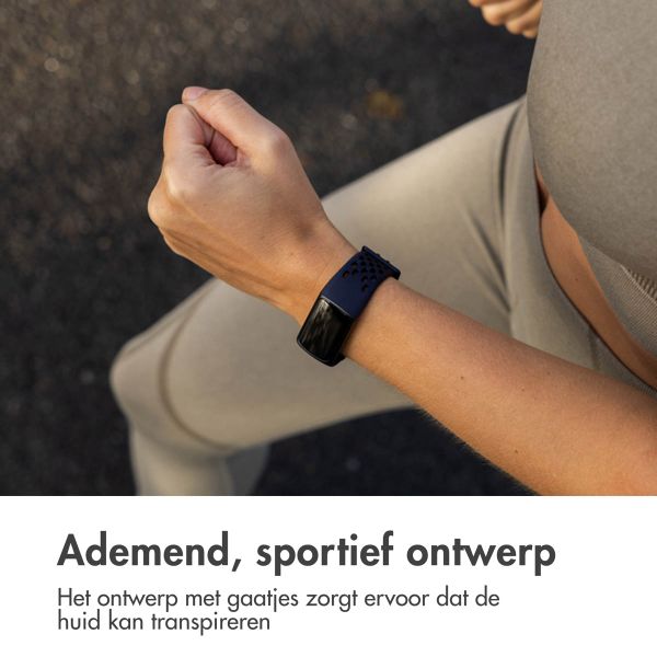 imoshion Siliconen sport bandje met gaatjes Fitbit Charge 5 / Charge 6 - Donkerblauw