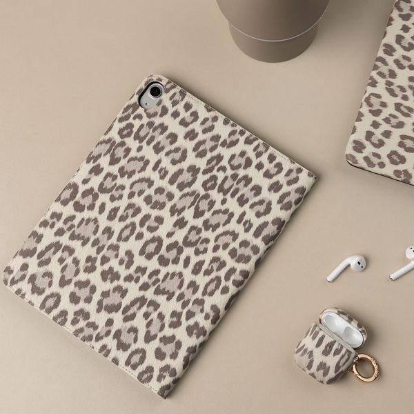 Selencia Sabi Bookcase with Leopard Print Samsung Galaxy Tab S11 - Soft Ivory