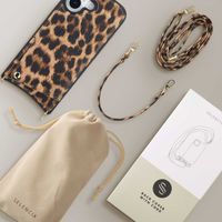 Selencia Nova Telefoonhoes met Koord en Pashouder Apple iPhone 17 - Leopard
