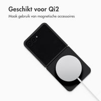 Accezz Liquid Silicone Backcover met MagSafe Samsung Galaxy Z Flip 8 - Zwart