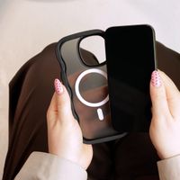 Selencia Wavy Backcover met MagSafe Samsung Galaxy S24 Ultra - Zwart