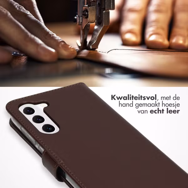 Selencia Echt Leren Bookcase Samsung Galaxy S23 - Bruin