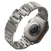 Uniq Osta Stalen band met zelf-verstelbare links Apple Watch Series 1 t/m 11 / SE / Ultra (44/45/46/49 mm) - Titanium (Silver)