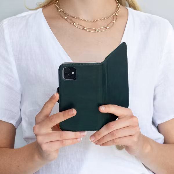 Selencia Echt Leren Bookcase Apple iPhone Xr - Groen