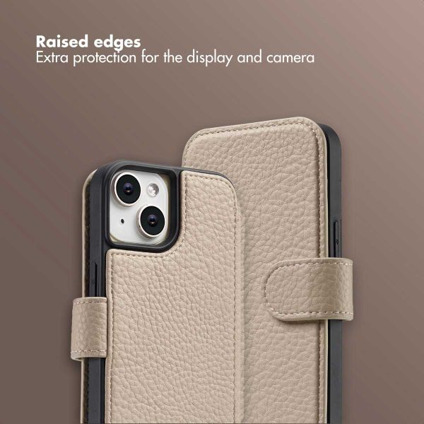 Selencia Riva Bookcase with MagSafe and phone strap Apple iPhone 15 - Beige