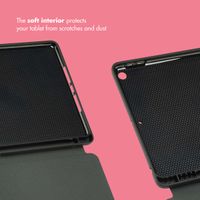 Selencia Vivid Tablet Case Apple iPad 9 (2021) 10.2 inch / iPad 8 (2020) 10.2 inch / iPad 7 (2019) 10.2 inch - Wild Spots Lipstick