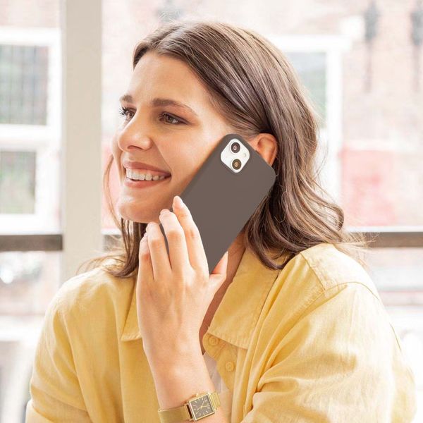 Accezz Liquid Silicone Backcover met MagSafe Apple iPhone 16 Pro Max - New Tea Brown