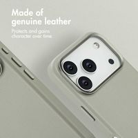 Accezz Leather Back Cover with MagSafe Apple iPhone 17 Pro - Light Grey