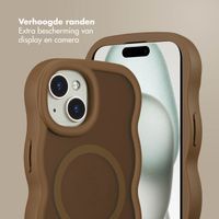 Selencia Wavy Backcover met MagSafe Apple iPhone 15 - Mocha Brown