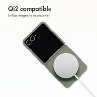 Accezz Liquid Silicone Case with MagSafe Samsung Galaxy Z Flip 8 - Cooper Green