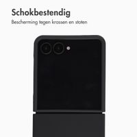Accezz Liquid Silicone Backcover met MagSafe Samsung Galaxy Z Flip 8 - Zwart