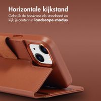 Accezz Leather Bookcase 2-in-1 met MagSafe Apple iPhone 14 - Sienna Brown