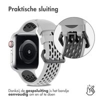 imoshion Siliconen sport bandje met gesp Apple Watch Series 1 - 9 / SE (38/40/41 mm) | Series 10 / 11 (42 mm) - Grey / Black