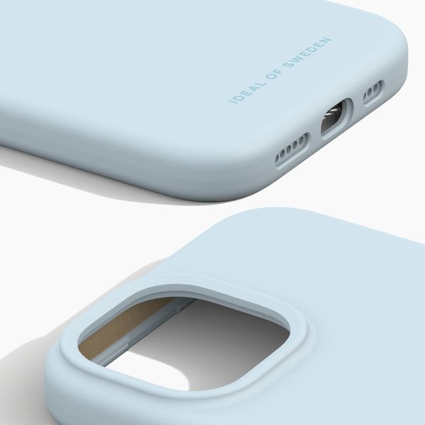 iDeal of Sweden Silicone Case met MagSafe Apple iPhone 17e / 16e / 15 / 14 / 13 - Light Blue