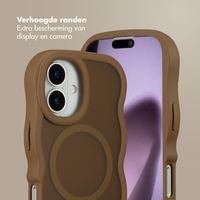Selencia Wavy Backcover met MagSafe Apple iPhone 17 - Mocha Brown