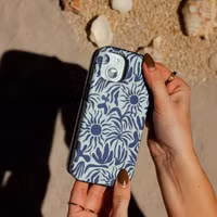 Selencia Vivid Backcover Samsung Galaxy S24 FE - Tropical Vibes Light Blue