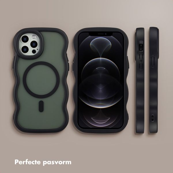 Selencia Wavy Backcover met MagSafe Apple iPhone 12 (Pro) - Zwart