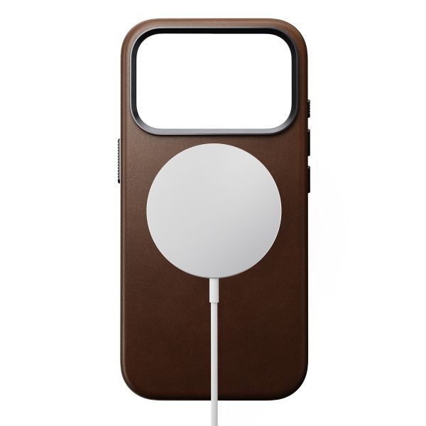 Nomad Traditional Leather Backcover met MagSafe Apple iPhone 17 Pro - Bruin