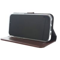 Valenta Leather Bookcase iPhone 12 (Pro) - Bruin