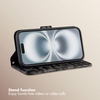 Selencia Sabi Bookcase with Leopard Print Apple iPhone 16 - Midnight Black