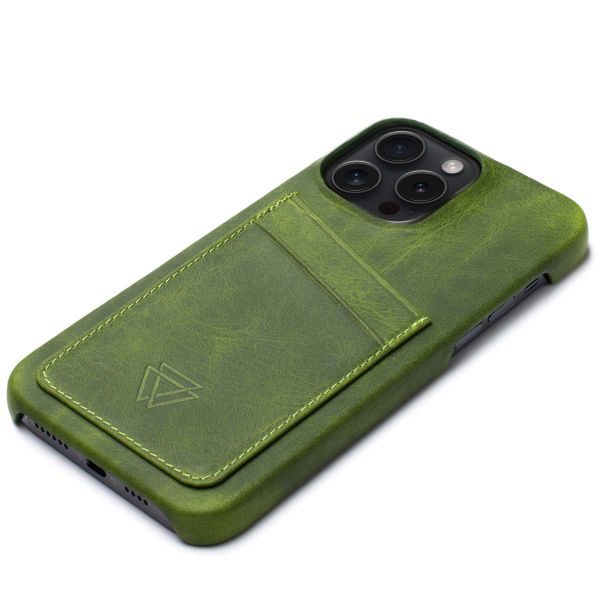 Wachikopa Full Wrap C.C. Backcover met 2 pashouders iPhone 15 Pro - Forest Green