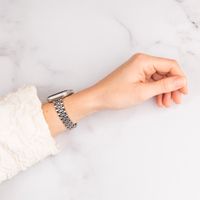 Selencia Slim Steel Jubilee Inspired schakelbandje Apple Watch Series 1 t/m 9 / SE (38/40/41 mm) | Series 10 / 11 (42 mm) - Zilver