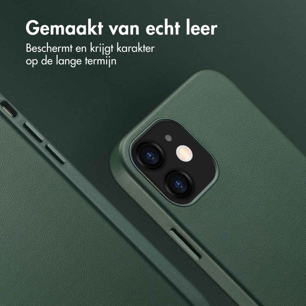Accezz MagSafe Leather Backcover Apple iPhone 12 (Pro) - Cedar Green
