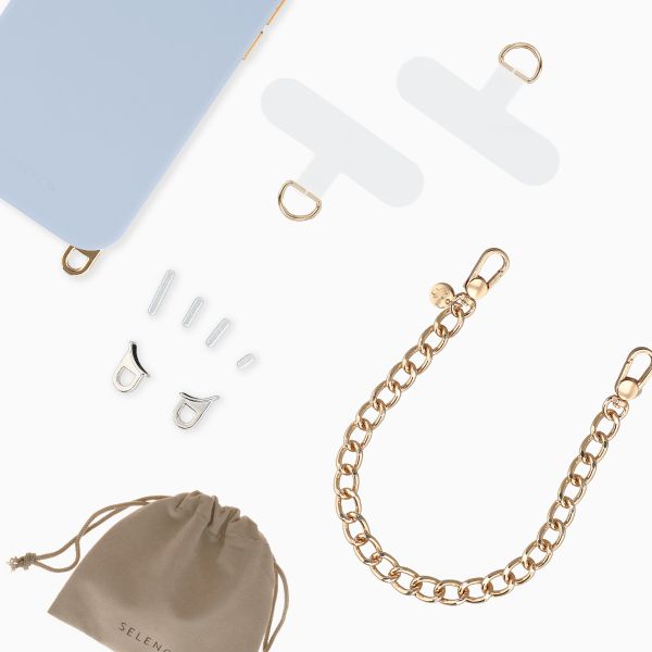 Selencia Rivièra MagSafe Backcover met afneembare haakjes voor de Apple iPhone 15 - Powder Blue + Bold Chain Polskoord - Gold