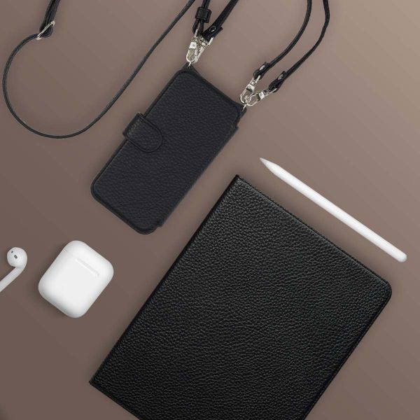 Selencia Riva Bookcase with MagSafe and phone strap Apple iPhone 16 - Black