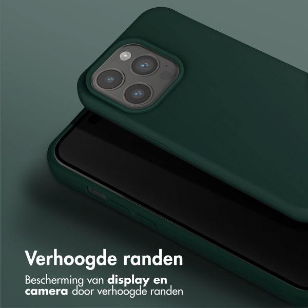 Selencia Siliconen hoesje met afneembaar koord iPhone 15 Pro - Donkergroen