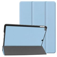 imoshion Trifold Bookcase Apple iPad 9 (2021) 10.2 inch / iPad 8 (2020) 10.2 inch / iPad 7 (2019) 10.2 inch - Lichtblauw