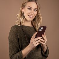 Selencia Aina Slang Hoesje met koord iPhone 12 (Pro) - Donkerrood