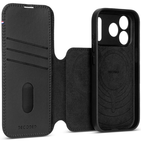Decoded 2 in 1 Leather Detachable Wallet MagSafe Apple iPhone 18 Pro / 17 Pro - Black