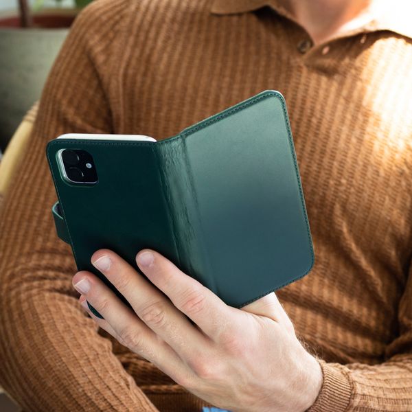 Selencia Echt Leren Bookcase Apple iPhone 11 - Groen